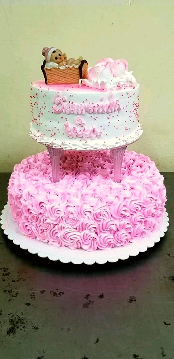 Cake de cumpleaños o sorpresa y regalo